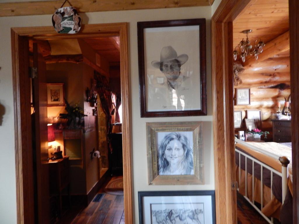 Idle Spurs Log Cabin Bed & Breakfast Black Diamond エクステリア 写真