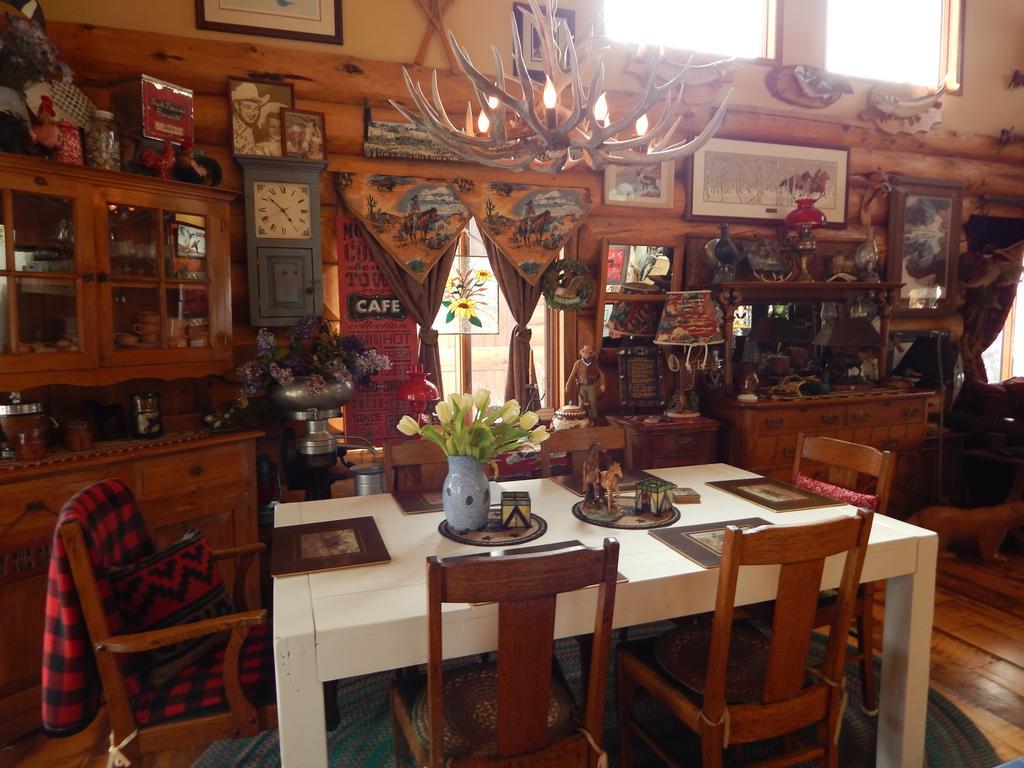 Idle Spurs Log Cabin Bed & Breakfast Black Diamond エクステリア 写真