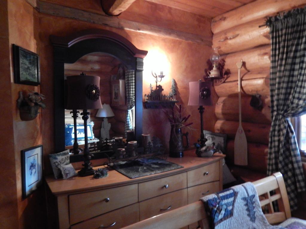 Idle Spurs Log Cabin Bed & Breakfast Black Diamond エクステリア 写真