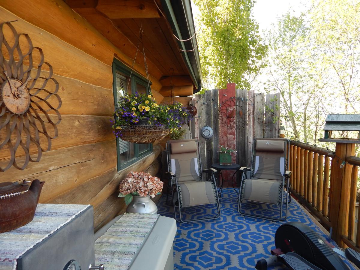 Idle Spurs Log Cabin Bed & Breakfast Black Diamond エクステリア 写真